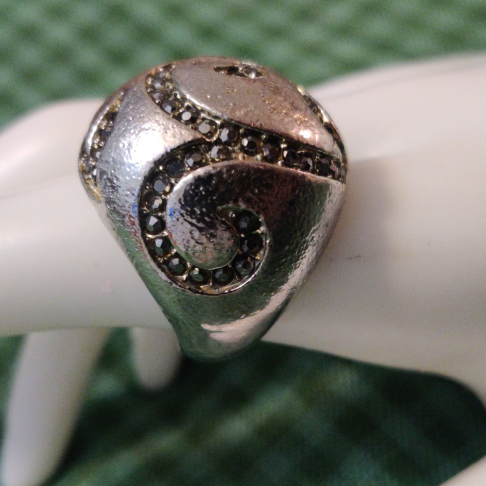 Spring street ring - Picture 2 of 4